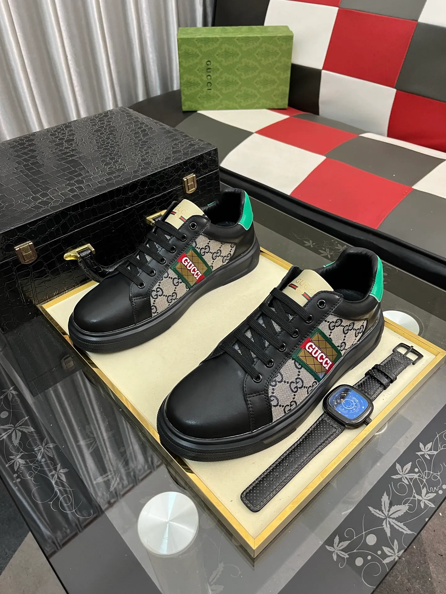 Men's shoes 💰420⌚️⌚️ [Gucci·Gucci] Original quality. ~ Unique modern style sneakers. 🏃A must-have casual shoe for trendy men😍😍 Original brand imported from Italy, imported original leather, sheep lining (refuses to discolor and grind feet) Sole: Original sole provided by the original factory, French lazy style design ⚠️Fit to the feet, original quality, super comfortable original sole. Code number: 38-442️⃣Colors available